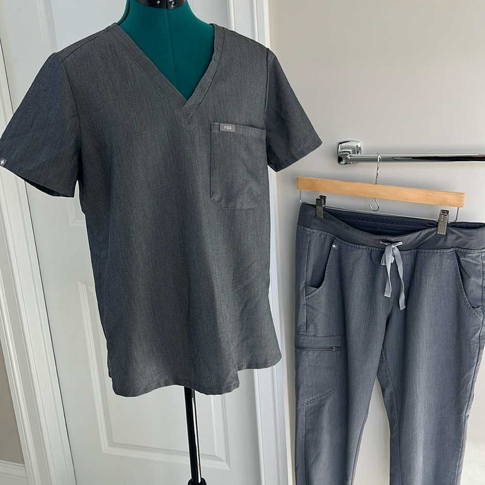 Figs scrubs set size M